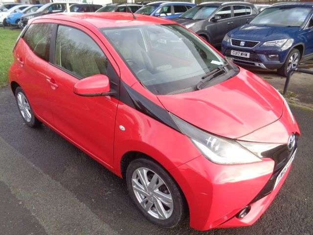 A 2016 TOYOTA AYGO 1.0 VVT-i x-pression Hatchback 5dr Petrol Manual Euro 6 (68 ps) A 2016 TOYOTA AYGO 1.0 VVT-i x-pression Hatchback 5dr Petrol Manual Euro 6 (68 ps)