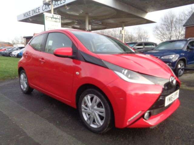 A 2016 TOYOTA AYGO 1.0 VVT-i x-pression Hatchback 5dr Petrol Manual Euro 6 (68 ps) A 2016 TOYOTA AYGO 1.0 VVT-i x-pression Hatchback 5dr Petrol Manual Euro 6 (68 ps)