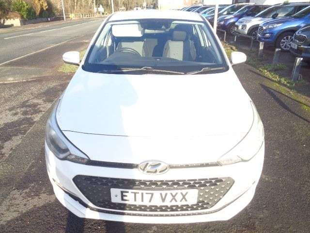 A 2017 HYUNDAI I20 1.2 SE Hatchback 5dr Petrol Manual Euro 6 (84 ps) 5 SERVICE STAMPS 12 MONTH A 2017 HYUNDAI I20 1.2 SE Hatchback 5dr Petrol Manual Euro 6 (84 ps) 5 SERVICE STAMPS 12 MONTH
