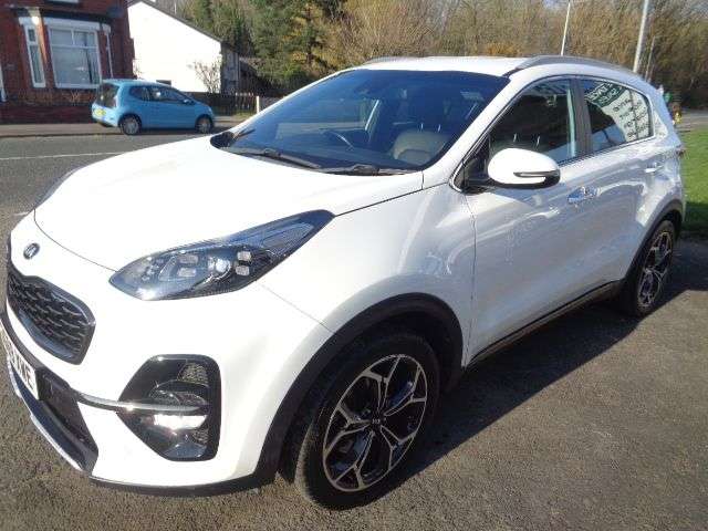 A 2019 KIA SPORTAGE 1.6 CRDi GT-Line SUV 5dr Diesel Manual Euro 6 (s/s) (134 bhp) 5 SERVICE STA A 2019 KIA SPORTAGE 1.6 CRDi GT-Line SUV 5dr Diesel Manual Euro 6 (s/s) (134 bhp) 5 SERVICE STA