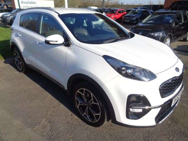 A 2019 KIA SPORTAGE 1.6 CRDi GT-Line SUV 5dr Diesel Manual Euro 6 (s/s) (134 bhp) 5 SERVICE STA A 2019 KIA SPORTAGE 1.6 CRDi GT-Line SUV 5dr Diesel Manual Euro 6 (s/s) (134 bhp) 5 SERVICE STA