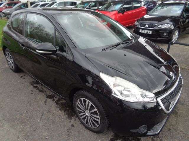 A 2012 PEUGEOT 208 1.4 HDi Access+ Hatchback 3dr Diesel Manual Euro 5 (70 ps) £20 ROAD TAX 12 A 2012 PEUGEOT 208 1.4 HDi Access+ Hatchback 3dr Diesel Manual Euro 5 (70 ps) £20 ROAD TAX 12