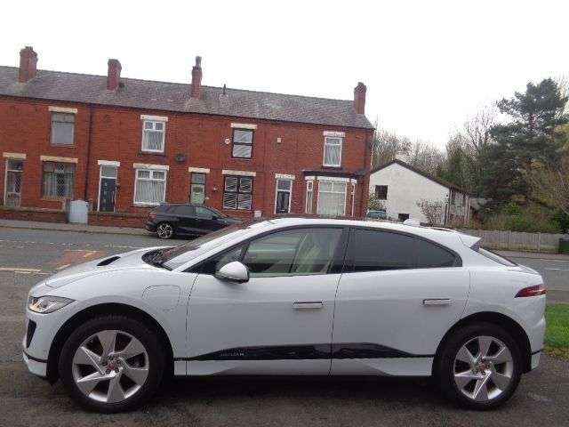 A 2019 JAGUAR I-PACE 400 90kWh SE SUV 5dr Electric Auto 4WD (400 ps) STUNNING CAR 12 MONTHS MOT A 2019 JAGUAR I-PACE 400 90kWh SE SUV 5dr Electric Auto 4WD (400 ps) STUNNING CAR 12 MONTHS MOT