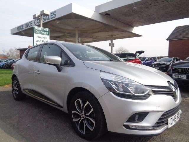 A 2019 RENAULT CLIO 0.9 TCe Play Hatchback 5dr Petrol Manual Euro 6 (s/s) (90 ps) 7 SERVICE STA A 2019 RENAULT CLIO 0.9 TCe Play Hatchback 5dr Petrol Manual Euro 6 (s/s) (90 ps) 7 SERVICE STA