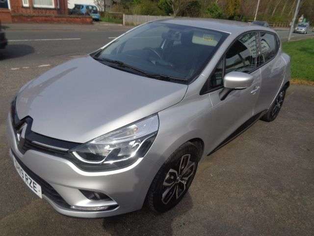 A 2019 RENAULT CLIO 0.9 TCe Play Hatchback 5dr Petrol Manual Euro 6 (s/s) (90 ps) 7 SERVICE STA A 2019 RENAULT CLIO 0.9 TCe Play Hatchback 5dr Petrol Manual Euro 6 (s/s) (90 ps) 7 SERVICE STA