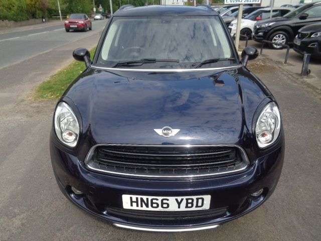 A 2016 MINI COUNTRYMAN 1.6 Cooper D Business Edition SUV 5dr Diesel Manual ALL4 Euro 6 (s/s) (112 A 2016 MINI COUNTRYMAN 1.6 Cooper D Business Edition SUV 5dr Diesel Manual ALL4 Euro 6 (s/s) (112