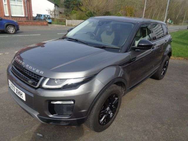 A 2017 LAND ROVER RANGE ROVER EVOQUE 2.0 TD4 SE Tech SUV 5dr Diesel Manual 4WD Euro 6 (s/s) (180 ps) 5 SERVICE S A 2017 LAND ROVER RANGE ROVER EVOQUE 2.0 TD4 SE Tech SUV 5dr Diesel Manual 4WD Euro 6 (s/s) (180 ps) 5 SERVICE S