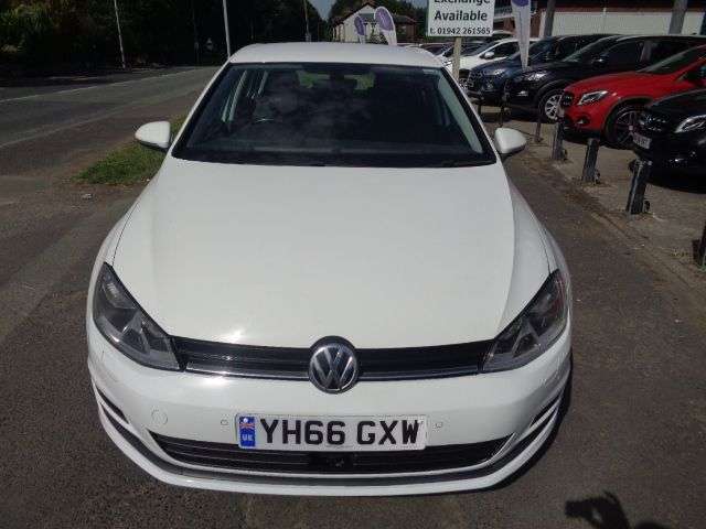 A 2016 VOLKSWAGEN GOLF 1.4 TSI BlueMotion Tech Match Edition Hatchback 5dr Petrol Manual Euro 6 (s A 2016 VOLKSWAGEN GOLF 1.4 TSI BlueMotion Tech Match Edition Hatchback 5dr Petrol Manual Euro 6 (s
