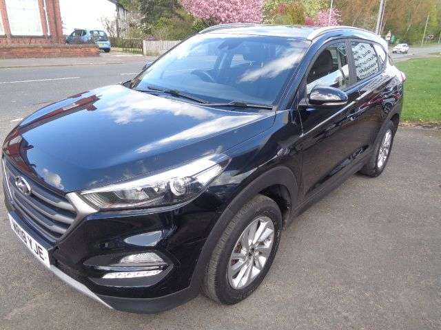 A 2018 HYUNDAI TUCSON 1.6 GDi Blue Drive SE Nav SUV 5dr Petrol Manual Euro 6 (s/s) (132 ps) LOW M A 2018 HYUNDAI TUCSON 1.6 GDi Blue Drive SE Nav SUV 5dr Petrol Manual Euro 6 (s/s) (132 ps) LOW M