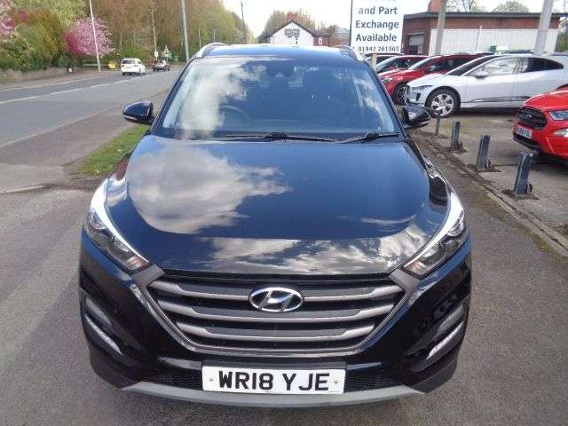A 2018 HYUNDAI TUCSON 1.6 GDi Blue Drive SE Nav SUV 5dr Petrol Manual Euro 6 (s/s) (132 ps) LOW M A 2018 HYUNDAI TUCSON 1.6 GDi Blue Drive SE Nav SUV 5dr Petrol Manual Euro 6 (s/s) (132 ps) LOW M