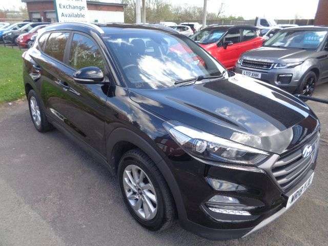 A 2018 HYUNDAI TUCSON 1.6 GDi Blue Drive SE Nav SUV 5dr Petrol Manual Euro 6 (s/s) (132 ps) LOW M A 2018 HYUNDAI TUCSON 1.6 GDi Blue Drive SE Nav SUV 5dr Petrol Manual Euro 6 (s/s) (132 ps) LOW M