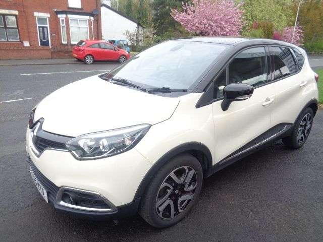 A 2015 RENAULT CAPTUR 0.9 TCe ENERGY Dynamique S MediaNav SUV 5dr Petrol Manual Euro 5 (s/s) (90 A 2015 RENAULT CAPTUR 0.9 TCe ENERGY Dynamique S MediaNav SUV 5dr Petrol Manual Euro 5 (s/s) (90