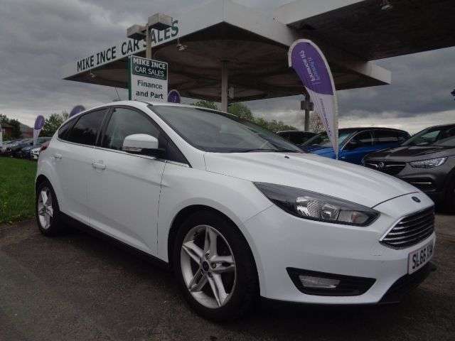 A 2016 FORD FOCUS 1.0T EcoBoost Zetec Hatchback 5dr Petrol Manual Euro 6 (s/s) (125 ps) 6 SER A 2016 FORD FOCUS 1.0T EcoBoost Zetec Hatchback 5dr Petrol Manual Euro 6 (s/s) (125 ps) 6 SER