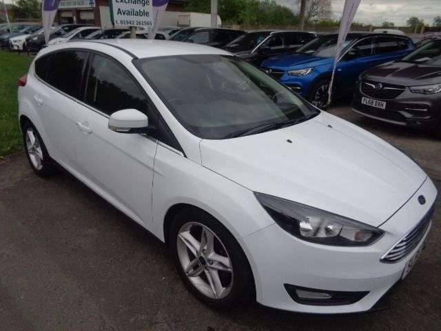 A 2016 FORD FOCUS 1.0T EcoBoost Zetec Hatchback 5dr Petrol Manual Euro 6 (s/s) (125 ps) 6 SER A 2016 FORD FOCUS 1.0T EcoBoost Zetec Hatchback 5dr Petrol Manual Euro 6 (s/s) (125 ps) 6 SER