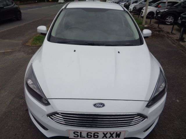A 2016 FORD FOCUS 1.0T EcoBoost Zetec Hatchback 5dr Petrol Manual Euro 6 (s/s) (125 ps) 6 SER A 2016 FORD FOCUS 1.0T EcoBoost Zetec Hatchback 5dr Petrol Manual Euro 6 (s/s) (125 ps) 6 SER
