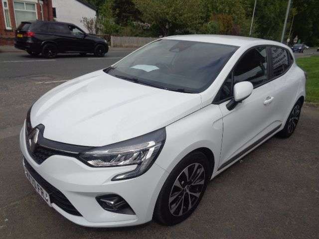 A 2020 RENAULT CLIO 1.0 TCe Iconic Hatchback 5dr Petrol Manual Euro 6 (s/s) (100 ps) NEW SHAPE A 2020 RENAULT CLIO 1.0 TCe Iconic Hatchback 5dr Petrol Manual Euro 6 (s/s) (100 ps) NEW SHAPE