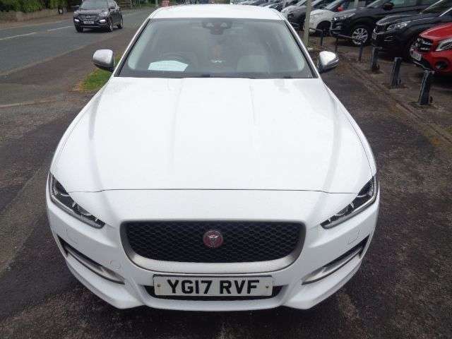 A 2017 JAGUAR XE 2.0d R-Sport Saloon 4dr Diesel Manual Euro 6 (s/s) (180 ps) STUNNING CAR 12 A 2017 JAGUAR XE 2.0d R-Sport Saloon 4dr Diesel Manual Euro 6 (s/s) (180 ps) STUNNING CAR 12