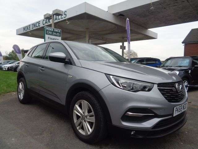 A 2018 VAUXHALL GRANDLAND X 1.2 Turbo GPF SE SUV 5dr Petrol Manual Euro 6 (s/s) (130 ps) 4 SERVICE STAM A 2018 VAUXHALL GRANDLAND X 1.2 Turbo GPF SE SUV 5dr Petrol Manual Euro 6 (s/s) (130 ps) 4 SERVICE STAM