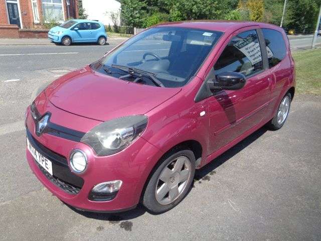 A 2014 RENAULT TWINGO 1.2 16V Dynamique Hatchback 3dr Petrol Manual Euro 5 (75 ps) SERVICE HISTOR A 2014 RENAULT TWINGO 1.2 16V Dynamique Hatchback 3dr Petrol Manual Euro 5 (75 ps) SERVICE HISTOR