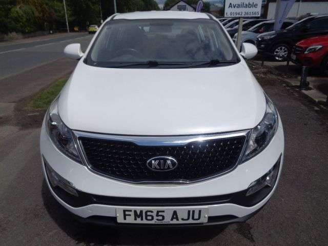 A 2016 KIA SPORTAGE 1.6 GDi EcoDynamics 1 SUV 5dr Petrol Manual 2WD Euro 6 (s/s) (133 bhp) STUN A 2016 KIA SPORTAGE 1.6 GDi EcoDynamics 1 SUV 5dr Petrol Manual 2WD Euro 6 (s/s) (133 bhp) STUN