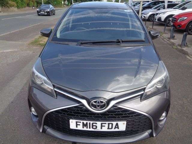 A 2016 TOYOTA YARIS 1.33 Dual VVT-i Design Hatchback 5dr Petrol Manual Euro 6 (99 ps) 8 SERVICE A 2016 TOYOTA YARIS 1.33 Dual VVT-i Design Hatchback 5dr Petrol Manual Euro 6 (99 ps) 8 SERVICE