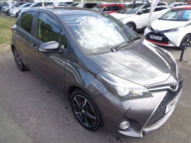 A 2016 TOYOTA YARIS 1.33 Dual VVT-i Design Hatchback 5dr Petrol Manual Euro 6 (99 ps) 8 SERVICE A 2016 TOYOTA YARIS 1.33 Dual VVT-i Design Hatchback 5dr Petrol Manual Euro 6 (99 ps) 8 SERVICE