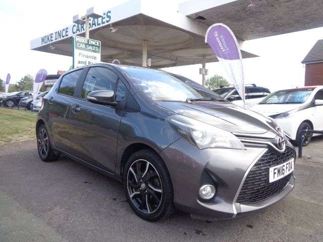 A 2016 TOYOTA YARIS 1.33 Dual VVT-i Design Hatchback 5dr Petrol Manual Euro 6 (99 ps) 8 SERVICE A 2016 TOYOTA YARIS 1.33 Dual VVT-i Design Hatchback 5dr Petrol Manual Euro 6 (99 ps) 8 SERVICE