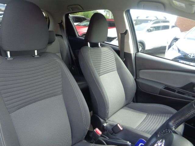 2016 TOYOTA YARIS 2016 TOYOTA YARIS