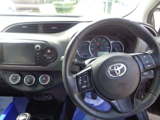 2016 TOYOTA YARIS 2016 TOYOTA YARIS