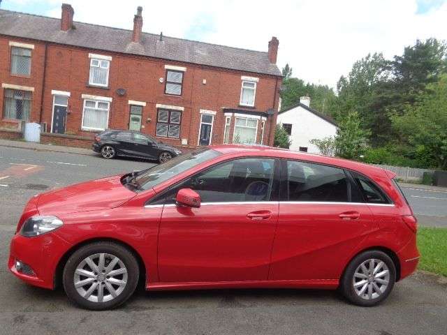 A 2013 MERCEDES-BENZ B-CLASS 1.8 B180 CDI SE MPV 5dr Diesel 7G-DCT Euro 5 (s/s) (109 ps) SERVICE HISTORY A 2013 MERCEDES-BENZ B-CLASS 1.8 B180 CDI SE MPV 5dr Diesel 7G-DCT Euro 5 (s/s) (109 ps) SERVICE HISTORY