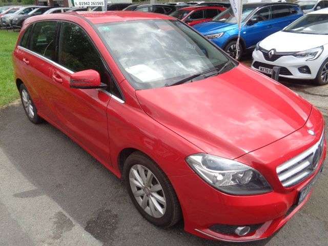 A 2013 MERCEDES-BENZ B-CLASS 1.8 B180 CDI SE MPV 5dr Diesel 7G-DCT Euro 5 (s/s) (109 ps) SERVICE HISTORY A 2013 MERCEDES-BENZ B-CLASS 1.8 B180 CDI SE MPV 5dr Diesel 7G-DCT Euro 5 (s/s) (109 ps) SERVICE HISTORY