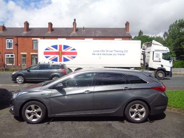 A 2014 HYUNDAI I40 1.7 CRDi Blue Drive Style Estate 5dr Diesel Manual Euro 5 (s/s) (115 ps) EX A 2014 HYUNDAI I40 1.7 CRDi Blue Drive Style Estate 5dr Diesel Manual Euro 5 (s/s) (115 ps) EX