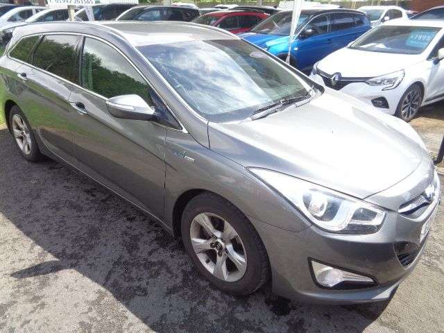 A 2014 HYUNDAI I40 1.7 CRDi Blue Drive Style Estate 5dr Diesel Manual Euro 5 (s/s) (115 ps) EX A 2014 HYUNDAI I40 1.7 CRDi Blue Drive Style Estate 5dr Diesel Manual Euro 5 (s/s) (115 ps) EX