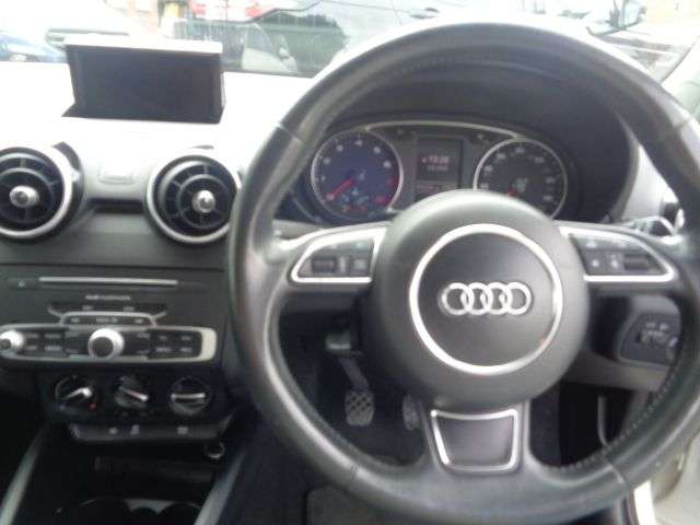 2015 AUDI A1 2015 AUDI A1