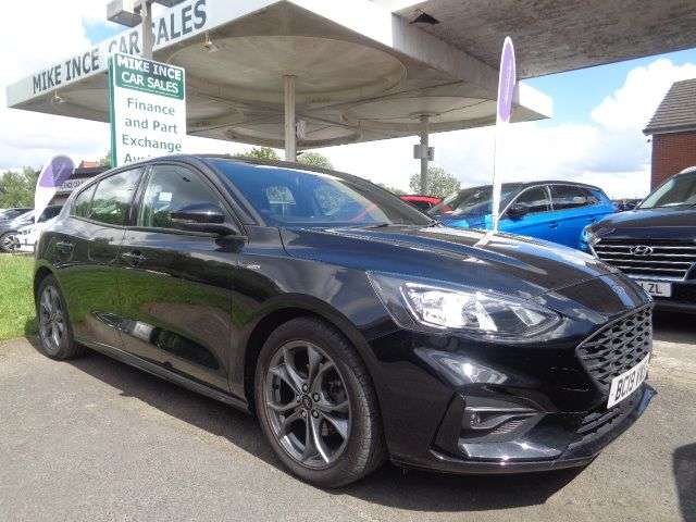 A 2019 FORD FOCUS 1.0T EcoBoost ST-Line Hatchback 5dr Petrol Manual Euro 6 (s/s) (125 ps) STU A 2019 FORD FOCUS 1.0T EcoBoost ST-Line Hatchback 5dr Petrol Manual Euro 6 (s/s) (125 ps) STU