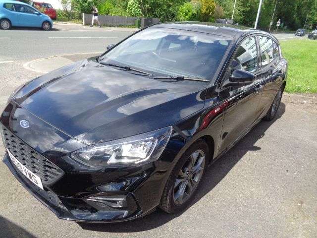 A 2019 FORD FOCUS 1.0T EcoBoost ST-Line Hatchback 5dr Petrol Manual Euro 6 (s/s) (125 ps) STU A 2019 FORD FOCUS 1.0T EcoBoost ST-Line Hatchback 5dr Petrol Manual Euro 6 (s/s) (125 ps) STU