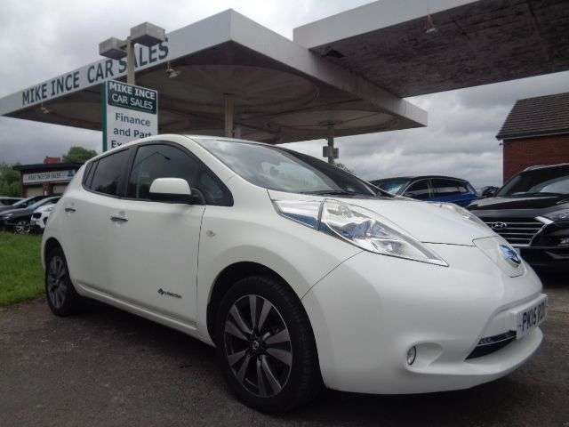 A 2015 NISSAN LEAF 24kWh Tekna Hatchback 5dr Electric Auto (107 bhp) STUNNING CAR 12 MONTHS MO A 2015 NISSAN LEAF 24kWh Tekna Hatchback 5dr Electric Auto (107 bhp) STUNNING CAR 12 MONTHS MO