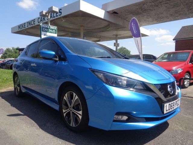 A 2019 NISSAN LEAF 40kWh N-Connecta Hatchback 5dr Electric Auto (150 ps) 3 SERVICE STAMPS 12 M A 2019 NISSAN LEAF 40kWh N-Connecta Hatchback 5dr Electric Auto (150 ps) 3 SERVICE STAMPS 12 M