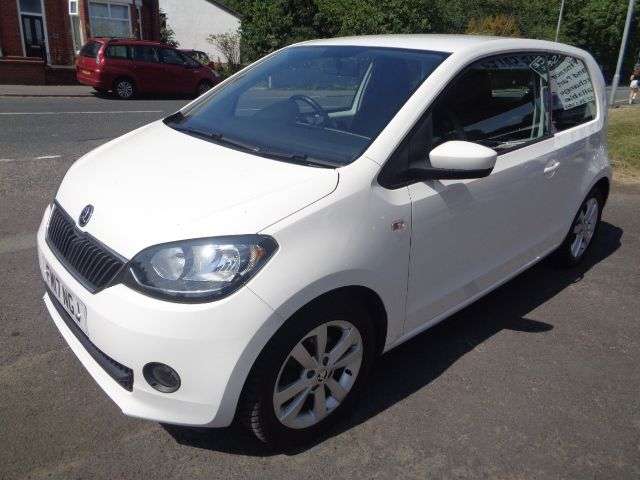 A 2017 SKODA CITIGO 1.0 MPI GreenTech SE L Hatchback 3dr Petrol Manual Euro 6 (s/s) (75 ps) 9 S A 2017 SKODA CITIGO 1.0 MPI GreenTech SE L Hatchback 3dr Petrol Manual Euro 6 (s/s) (75 ps) 9 S