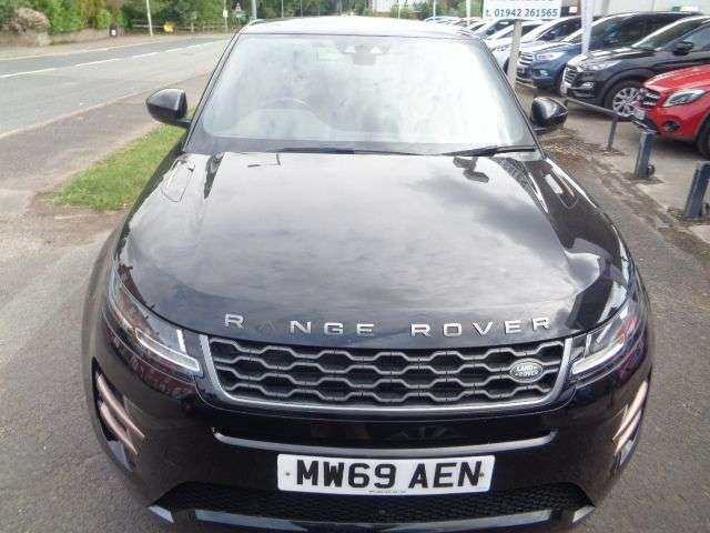 A 2019 LAND ROVER RANGE ROVER EVOQUE 2.0 D150 R-Dynamic SUV 5dr Diesel Manual FWD Euro 6 (s/s) (150 ps) A 2019 LAND ROVER RANGE ROVER EVOQUE 2.0 D150 R-Dynamic SUV 5dr Diesel Manual FWD Euro 6 (s/s) (150 ps)
