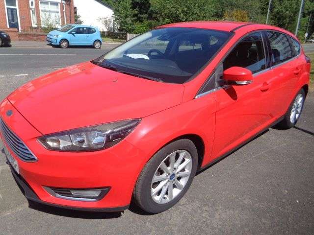A 2015 FORD FOCUS 1.0T EcoBoost Titanium Hatchback 5dr Petrol Manual Euro 6 (s/s) (125 ps) 10 A 2015 FORD FOCUS 1.0T EcoBoost Titanium Hatchback 5dr Petrol Manual Euro 6 (s/s) (125 ps) 10
