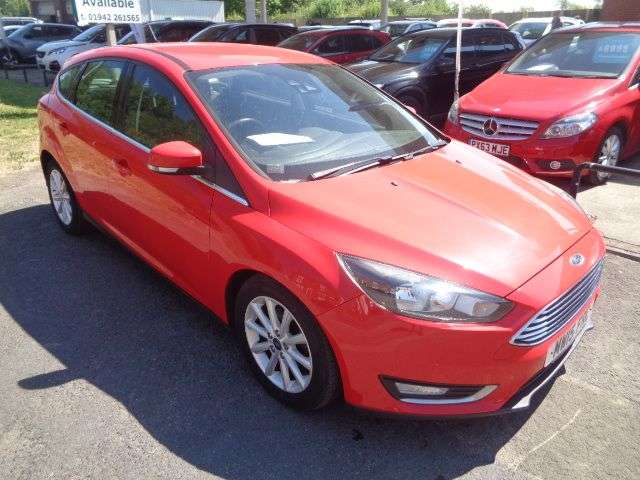 A 2015 FORD FOCUS 1.0T EcoBoost Titanium Hatchback 5dr Petrol Manual Euro 6 (s/s) (125 ps) 10 A 2015 FORD FOCUS 1.0T EcoBoost Titanium Hatchback 5dr Petrol Manual Euro 6 (s/s) (125 ps) 10