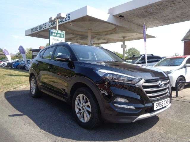 A 2016 HYUNDAI TUCSON 1.6 GDi Blue Drive SE Nav SUV 5dr Petrol Manual Euro 6 (s/s) (132 ps) 10 SE A 2016 HYUNDAI TUCSON 1.6 GDi Blue Drive SE Nav SUV 5dr Petrol Manual Euro 6 (s/s) (132 ps) 10 SE