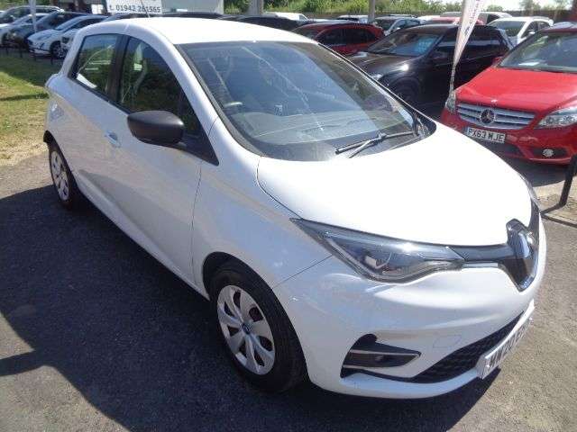 A 2020 RENAULT ZOE R110 52kWh Play Hatchback 5dr Electric Auto (i) (107 bhp) STUNNING CAR 12 M A 2020 RENAULT ZOE R110 52kWh Play Hatchback 5dr Electric Auto (i) (107 bhp) STUNNING CAR 12 M