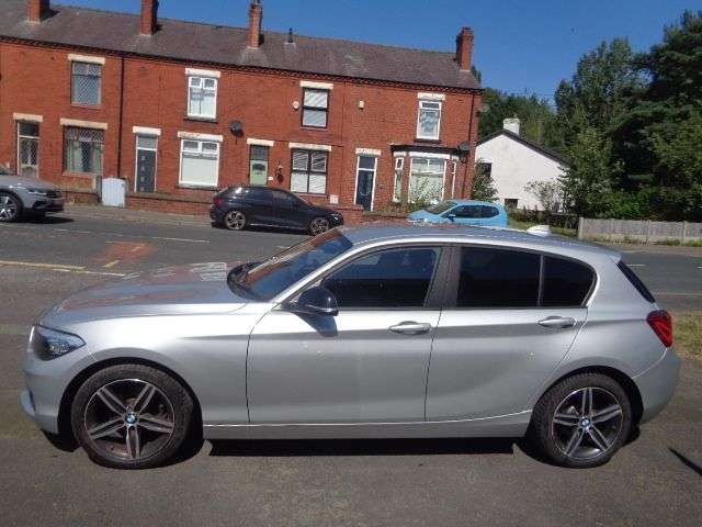 A 2018 BMW 1 SERIES 1.5 118i Sport Hatchback 5dr Petrol Manual Euro 6 (s/s) (136 ps) 5 SERVICE A 2018 BMW 1 SERIES 1.5 118i Sport Hatchback 5dr Petrol Manual Euro 6 (s/s) (136 ps) 5 SERVICE