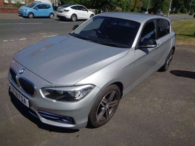 A 2018 BMW 1 SERIES 1.5 118i Sport Hatchback 5dr Petrol Manual Euro 6 (s/s) (136 ps) 5 SERVICE A 2018 BMW 1 SERIES 1.5 118i Sport Hatchback 5dr Petrol Manual Euro 6 (s/s) (136 ps) 5 SERVICE