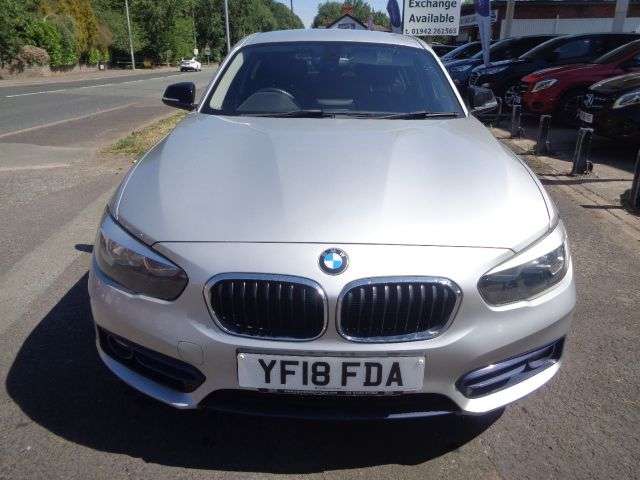 A 2018 BMW 1 SERIES 1.5 118i Sport Hatchback 5dr Petrol Manual Euro 6 (s/s) (136 ps) 5 SERVICE A 2018 BMW 1 SERIES 1.5 118i Sport Hatchback 5dr Petrol Manual Euro 6 (s/s) (136 ps) 5 SERVICE