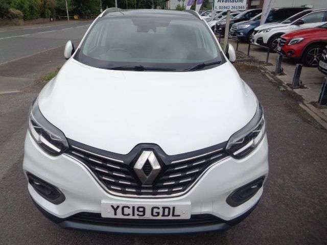A 2019 RENAULT KADJAR 1.3 TCe GT Line SUV 5dr Petrol Manual Euro 6 (s/s) (140 ps) STUNNING CAR 12 A 2019 RENAULT KADJAR 1.3 TCe GT Line SUV 5dr Petrol Manual Euro 6 (s/s) (140 ps) STUNNING CAR 12