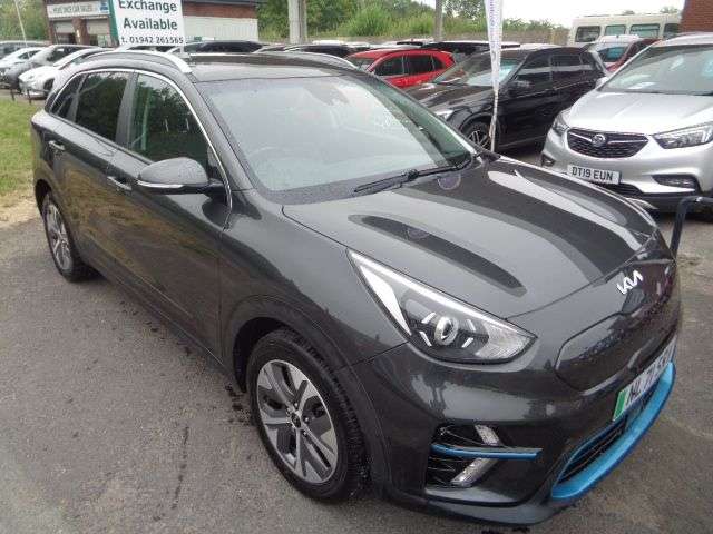 A 2021 KIA NIRO 64kWh 2 SUV 5dr Electric Auto (201 bhp) APPLE CAR PLAY SERVICE HISTORY 12 M A 2021 KIA NIRO 64kWh 2 SUV 5dr Electric Auto (201 bhp) APPLE CAR PLAY SERVICE HISTORY 12 M