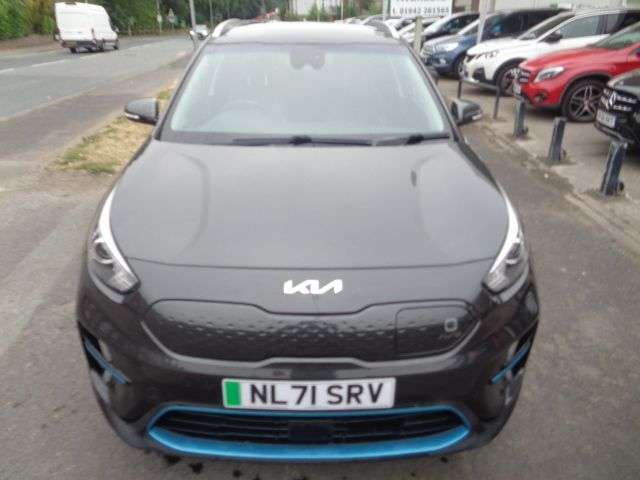 A 2021 KIA NIRO 64kWh 2 SUV 5dr Electric Auto (201 bhp) APPLE CAR PLAY SERVICE HISTORY 12 M A 2021 KIA NIRO 64kWh 2 SUV 5dr Electric Auto (201 bhp) APPLE CAR PLAY SERVICE HISTORY 12 M